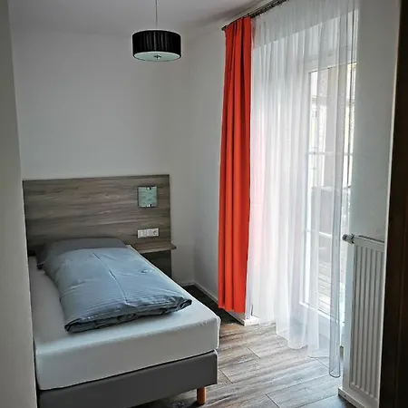 Πανσιόν Unterm Schlossturm Haag in Oberbayern