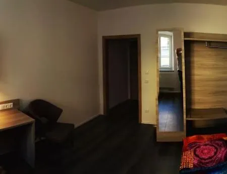 Unterm Schlossturm Vendégház *
